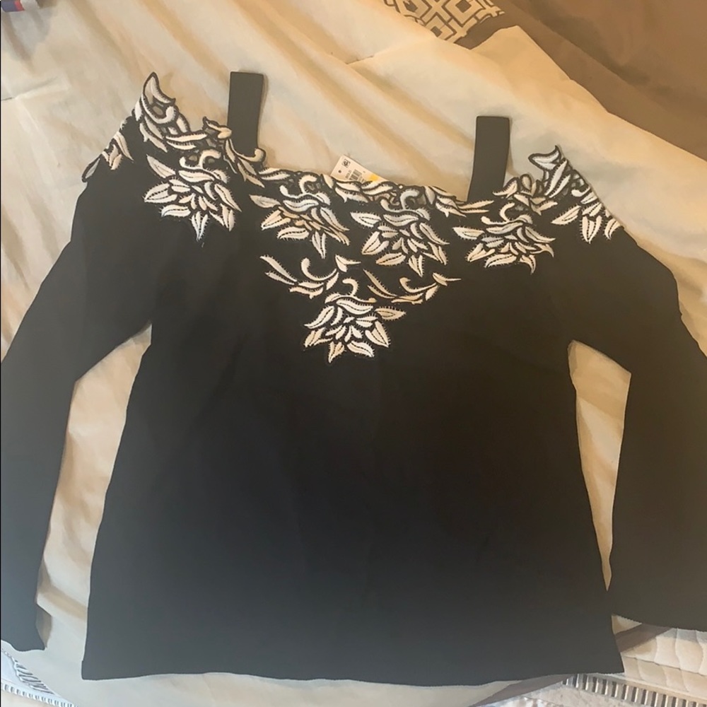 INC top NWT black and white long sleeves. Size M